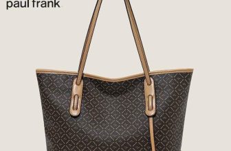 [🆕🇻🇳] Shop Bin&Bon Made in Việt Nam, Cambodia 😎❤️️⭐️ Túi bigsz P.aul frank sale gì mà rẻ thế.
Ko sale 800k
Đang seo còn #340xu
Kt: 32 x 18 x 24cm
Lại vẫn phải nhắn các chị ưng là chốt sớm luôn hộ e nha k , shares-0✔️ , likes-4❤️️ , date-2023-01-22 02:00:47🇻🇳🇻🇳🇻🇳📰🆕