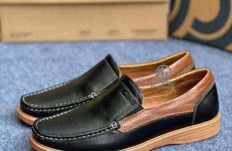 [🆕🇻🇳] Minh Minh Nguyen (Minh Minh Shop vnxk) 👕 Top1Fashion 👗  Điểm danh các anh mình ơi!CL-A-R-K Full Box DA THẬT 100%!Sang – lịch lãm – cực nhẹ và êm chân
Mua 1 đôi xài mấy năm chưa hề hấn gì!!!Càng mang da nó càng mềm luôn ý!Đả đảo gi@ luôn cho ce!! , shares-1✔️ , likes-211❤️️ , date-2023-07-12 17:52:41🇻🇳🇻🇳🇻🇳📰🆕