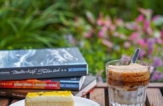 [☕️🇻🇳] ForDeer – Coffee with tree 🥤 Top1Coffee ☕️ “Người ta luôn diễn giải hạnh phúc là “có”.
Có nhà, có xe, có tiền, có quyền.
Nhưng hạnh phúc thực ra lại là “không”.
Không lo  , shares-0✔️ , likes-3❤️️ , date-2023-09-27 14:43:19🇻🇳🇻🇳🇻🇳📰🆕