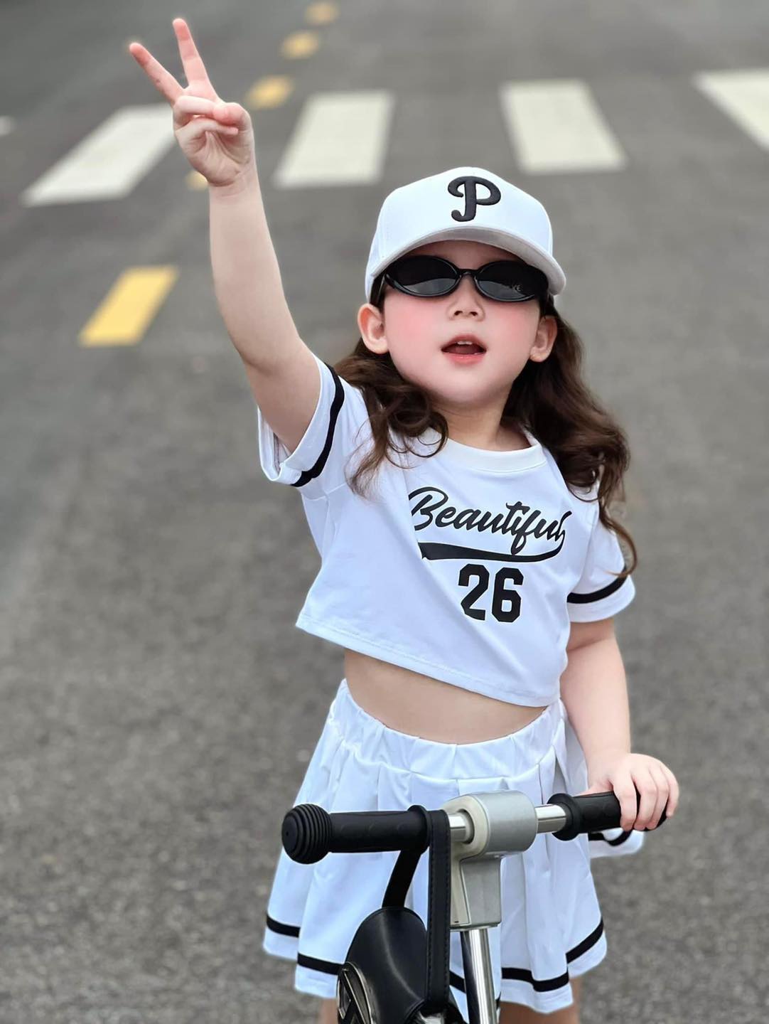 Bắt trend k trượt phát nào
Set #Beautiful26 siêu cute đây ạ, từ form đến chất miễn chê luôn ạ #1xxk/ setttt món, hàng thiết kế chuẩn chỉ choke k si nghĩ