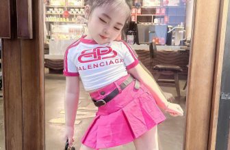 [🆕🇻🇳]  Suri baby kids – Thời trang cho bé thiết kế, hàng QC Cao Cấp 😎❤️️⭐️ Gu ải Gu ai
Em lên tiếp combo2 váy siu rẻ kèm miễn ship nha
Shop tặng kèm thêm đai cho bé xiu xinh nè
Đủ size 8-35kg
Nhận hang kt thoải mái giúp e nha
, shares-30✔️ , likes-32K❤️️ , date-2023-12-11 13:35:36🇻🇳🇻🇳🇻🇳📰🆕