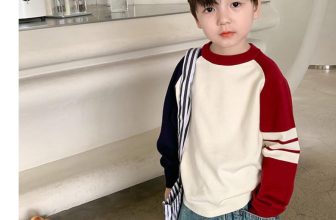 [🆕🇻🇳] Tiệm nhà Min – Shop chuyên quần áo trẻ em hàng QCCC, phong cách Hàn Quốc 😎❤️️⭐️ New arrivals at the store
Áo len dệt kim tay phối màu
Color: đỏ, xám
Size: 90-150
Hàng sẵn mẹ chấm (.) để tư vấn và báo giá nhé
Shopee mall:  #qccc  , shares-1✔️ , likes-22❤️️ , date-2023-12-25 21:47:09🇻🇳🇻🇳🇻🇳📰🆕