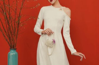 [🔑🇻🇳] L’amour Dress – Cho thuê váy thiết kế cao cấp 🤝 Top1Rent 🔑  1 em áo dài xinh đỉnh chóp
Tone trắng kem nhã nhặn , phần cổ đính kết tỉ mỉ tạo điểm nhấn và form dáng chuẩn 10đ luôn ấy các nàng nha  L’amour Dress – Ch , shares-8✔️ , likes-12❤️️ , date-2024-01-03 18:51:14🇻🇳🇻🇳🇻🇳📰🆕