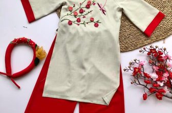 [🆕🇻🇳]  Phương Nguyễn Silk chuyên thiết kế áo dài trẻ em, áo dài mẹ & bé 🧑‍🧒❤️️👶⭐️Một sét bé gái vô cùng dịu dàng mà không kém phần rực rỡ với hoạ tiết thêu hoa đào______PNS______
Hotline: 0842327599
Website:  Inbox page để được , shares-0✔️ , likes-4❤️️ , date-2023-12-26 16:33:37🇻🇳🇻🇳🇻🇳📰🆕