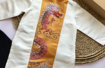 [🆕🇻🇳]  Phương Nguyễn Silk chuyên thiết kế áo dài trẻ em, áo dài mẹ & bé 🧑‍🧒❤️️👶⭐️RỒNG – biểu trưng cho sức mạnh, quyền uy, phú quý, thịnh vượng, và cũng là một trong những mẫu được yêu thích của nhà Phương Nguyễn Silk
______PNS______ , shares-0✔️ , likes-3❤️️ , date-2023-12-27 00:10:54🇻🇳🇻🇳🇻🇳📰🆕