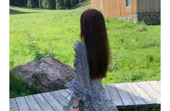 [🆕🇻🇳] May By Mây – Base on Ha Noi Online clothing B 👕 Top1Fashion 👗  ￼Chi Chi Dress
E ấp sắc thái mùa xuân, những bông hoa nhí ẩn mình trong tà váy thướt tha của Chi Chi, mang lại nét nữ tính ngọt ngào mà lại cuốn hút theo  , shares-39✔️ , likes-306❤️️ , date-2024-02-15 20:46:58🇻🇳🇻🇳🇻🇳📰🆕