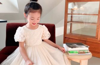 [🆕🇻🇳] Cara Sweet – Sản xuất và phân phối hàng thiết kế trẻ em 😎❤️️⭐️ GIRL’S CLOTHES
Thêm một e đầm bling bling đẹp nhẹ nhàng, kiêu sa
Thân trên ren nổi xịn, lấp lánh
Tùng váy xòe voan nhiều lớp quá xinh ạ
Lót thô boi mềm , shares-0✔️ , likes-3❤️️ , date-2024-03-13 13:14:57🇻🇳🇻🇳🇻🇳📰🆕