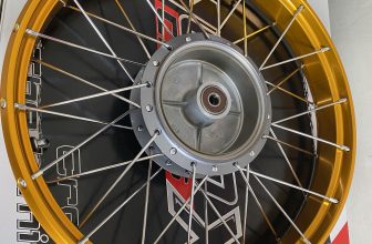 [🆕🇻🇳] Saigon MCP – CÔNG TY TNHH PHỤ KIỆN MÔ TÔ SÀI GÒN 🚗 Top1Go 🏍️  YOKO CROSS-X CHO YAMAHA PG-1
Made in Thailand
Nguyên set căm + đùm + niềng . Cả 2 bánh trước và sau
Có 3 màu : VÀNG GOLD – ĐEN BÓNG – ĐEN MỜ
Thô , shares-0✔️ , likes-10❤️️ , date-2024-03-22 18:43:26🇻🇳🇻🇳🇻🇳📰🆕