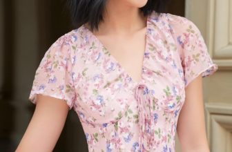 [🆕🇻🇳] Lep’ Daily – Live Gorgeous! 👕 Top1Fashion 👗  Lep’ gửi đến nàng mẫu váy ngọt ngào với những hoạ tiết đầy “nịnh mắt”. Thiết kế cổ V và phần ngực may nhún sẽ là sự lựa chọn hoàn hảo cho những cô nàng yêu , shares-1✔️ , likes-28❤️️ , date-2024-03-28 01:00:05🇻🇳🇻🇳🇻🇳📰🆕