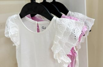 [🆕🇻🇳] Bống Kids : Quần áo trẻ em xuất xịn 🧑‍🧒❤️️👶⭐️
Chỉ 8⃣9⃣k(khi mua từ 2 chiếc) elm Tank Top Cánh Tiên dư xịn này quá là ngon bổ rẻ. Bé mặc rất nhẹ nhàng, đi học đi chơi, du lịch mix với ch , shares-0✔️ , likes-1❤️️ , date-2024-04-15 21:45:21🇻🇳🇻🇳🇻🇳📰🆕