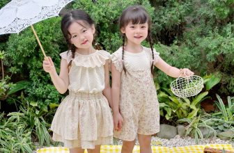 [🆕🇻🇳] KAKUMMI là thương hiệu VN hàng đầu thiết kế & sản xuất áo thời trang cho bé 😎❤️️⭐️  Cùng bé con tận hưởng kỳ nghỉ hè thật ý nghĩa bên gia đìnhThiết kế lựa chọn tone màu be nhẹ nhàng cùng form dáng thoải mái, thoáng mát mang đến cho con  , shares-1✔️ , likes-2❤️️ , date-2024-05-23 14:00:13🇻🇳🇻🇳🇻🇳📰🆕