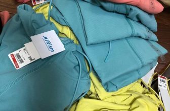 [🆕🇻🇳] Hàng Nhật xách tay, sữa Nhật, Hàng Uniqlo. Áo nam, nữ và kid 👕 Top1Fashion 👗  MÙA HÈ MÀ THIẾU ÁO CHỐNG NẮNG THÌ ĐEN THUI MẤT THÔI Ạ.
DEAL SẬP HÓT NHẤT ĐƯỢC CHỊ EM HỎI NHIỀU NHẤT Ạ..
Áo chống nắng uni mãi đỉnh
Áo chống nắng vải l , shares-0✔️ , likes-6❤️️ , date-2024-04-24 15:44:20🇻🇳🇻🇳🇻🇳📰🆕