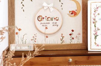 [🆕🇻🇳] 𝗹𝗮 𝗹𝗮 𝗹𝗮𝗺 – chuyên làm đồ thủ công cho mẹ và bé, cover hàng thủ công UK, US…. Và làm đồ thủ công theo yêu cầu 🧑‍🧒❤️️👶⭐️ “Con sẽ lớn lên, trưởng thành và bồng bột
Sẽ xa khỏi gia đình, sẽ sống giữa bất bình…
Nhưng Mặt Trời nhỏ à, mong con giữ lòng tin
Rằng ký ức của chúng ta,  , shares-4✔️ , likes-13❤️️ , date-2024-05-06 13:54:38🇻🇳🇻🇳🇻🇳📰🆕