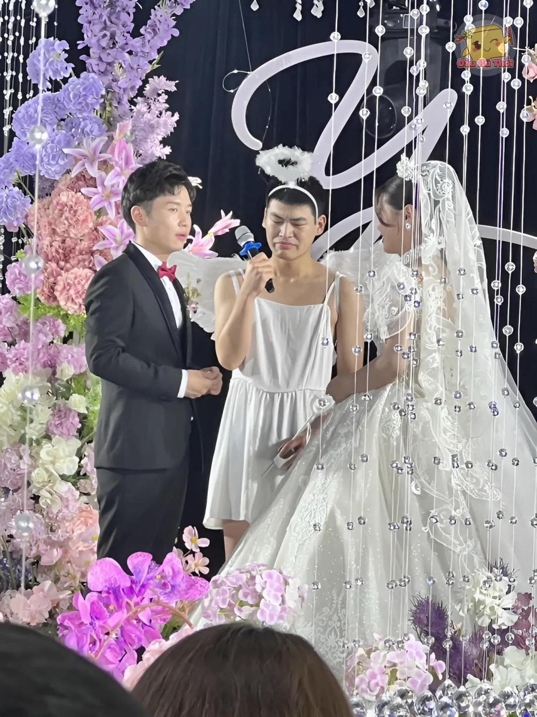 [🆕🇻🇳] TRIEU CUONG STUDIO 🤵🏻 Top1Wedding 👰🏻  Chị gái hứa sẽ tặng điện thoại mới nếu em trai đồng ý làm thiên thần trong đám cưới chị 
 , shares-8✔️ , likes-166❤️️ , date-2024-05-05 21:34:25🇻🇳🇻🇳🇻🇳📰🆕