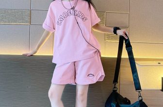 [🆕🇻🇳] Nhím Shop 🧑‍🧒❤️️👶⭐️ ĐƠN GIẢN NHƯNG XINH SANG LẮM NHA
Bộ poly cộc tay luôn là sự lựa chọn hàng đầu trong mùa  hè cho bé của bạn
Chất liệu poly cao cấp nhất. Được các hãng loc , shares-0✔️ , likes-24❤️️ , date-2024-05-06 18:20:49🇻🇳🇻🇳🇻🇳📰🆕