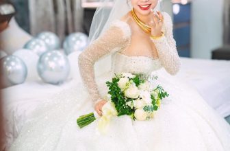 [🆕🇻🇳] Mira Bridal – Cho thuê váy cưới , áo dài 🤵🏻 Top1Wedding 👰🏻  Anh sẽ nắm tay em đi qua hàng ngàn giông tố. Để đến cuối con đường em vẫn mãi là người anh thương.
𝑩𝒓𝒊𝒅𝒆 :Ngọc Tính
𝑾𝒆𝒅𝒅𝒊𝒏𝒈𝒅𝒓𝒆𝒔𝒔: Mira Bridal
========== , shares-0✔️ , likes-3❤️️ , date-2024-05-16 14:44:29🇻🇳🇻🇳🇻🇳📰🆕