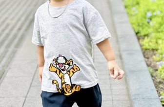 [🆕🇻🇳] EM BÉ HON – Được có mặt trong những khoảnh khắc lớn lên của các em bé – luôn là điều mà tiệm tự hào nhất! 🧑‍🧒❤️️👶⭐️ Sớm cuối tuần nhận đc quả feedback xinhh của bé trai nhà EM BÉ HON ạ  Chiếc áo hổ vs gấu pooh là 2 mẫu best seller hình nổi ở shop.  Sốp vẫn còn sẵn đủ siz , shares-0✔️ , likes-0❤️️ , date-2024-05-18 12:32:22🇻🇳🇻🇳🇻🇳📰🆕