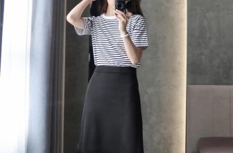 [🆕🇻🇳] SHEMODA  👕 Top1Fashion 👗  𝐏𝐑𝐄𝐌𝐈𝐔𝐌 𝐋𝐎𝐍𝐆 𝐒𝐈𝐋𝐊 𝐒𝐊𝐈𝐑𝐓
–Nhìn chân váy đơn giản mà trông có gu ghê các nàng ơi
Chân váy lụa dáng dài chất liệu lụa cao cấp mềm mại và óng ả dành riêng  , shares-0✔️ , likes-7❤️️ , date-2024-07-01 14:15:48🇻🇳🇻🇳🇻🇳📰🆕