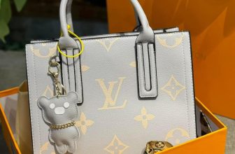 [🆕🇻🇳] Bảo Yến Store – CHUYÊN TÚI XÁCH XUẤT DƯ, SUPER VIP, SIÊU CẤP🛍️🛍️🛍️ 👕 Top1Fashion 👗  Bà nào thích túi công sở thì không thể bỏ lỡ em này được vì nó đẹp xuất sắc các bà oi
Em chấm  vì sự đẹp đẽ này đấy ạ
, shares-0✔️ , likes-3❤️️ , date-2024-06-09 04:51:57🇻🇳🇻🇳🇻🇳📰🆕