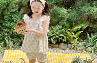 [🆕🇻🇳] KAKUMMI là thương hiệu VN hàng đầu thiết kế & sản xuất áo thời trang cho bé 😎❤️️⭐️ Điệu đà, dễ thương mê ngay từ cái nhìn đầu tiênThiết kế áo baby doll phối bèo xinh xắn mix cùng quần chun co giãn bé nào mặc cũng cưng lắm lun. Họa tiết , shares-0✔️ , likes-3❤️️ , date-2024-05-22 14:00:24🇻🇳🇻🇳🇻🇳📰🆕