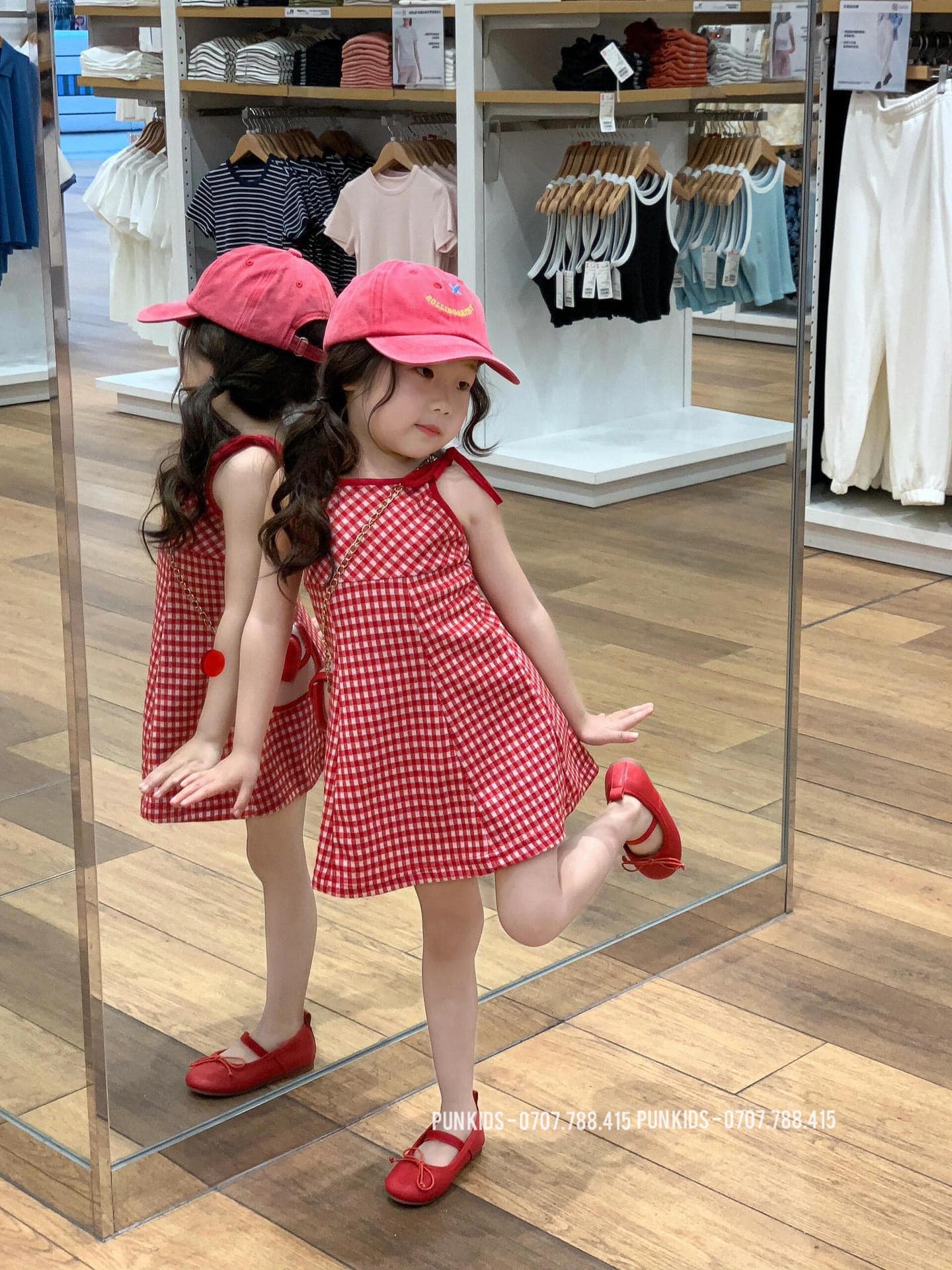 [🆕🇻🇳] Nhím Shop 🧑‍🧒❤️️👶⭐️ ĐƠN GIẢN NHƯNG XINH SANG LẮM NHA
Bộ poly cộc tay luôn là sự lựa chọn hàng đầu trong mùa  hè cho bé của bạn
Chất liệu poly cao cấp nhất. Được các hãng loc , shares-0✔️ , likes-24❤️️ , date-2024-05-06 18:20:49🇻🇳🇻🇳🇻🇳📰🆕