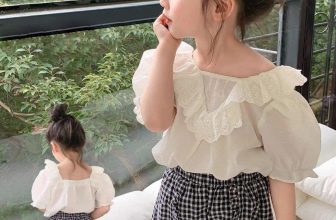 [🆕🇻🇳]  Tiệm cô Kul by Dinh Thuong luôn mang tới những sản phẩm chất lượng, đẹp mắt, theo trend 🧑‍🧒❤️️👶⭐️ Một set siêu xinh, sự lựa chọn sành điệu cho bé mặc đi học, đi chơi nè các mom. Áo trắng cổ ren bèo điệu đà, sang chảnh. Quần thô cotton kẻ caro mix xinh l , shares-0✔️ , likes-0❤️️ , date-2024-05-20 15:05:25🇻🇳🇻🇳🇻🇳📰🆕