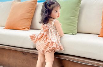 [🆕🇻🇳]  BB design – Chuyên đồ thiết kế dành cho mẹ và công chúa nhỏ 🧑‍🧒❤️️👶⭐️ Nhà e lên set caro cam nhẹ nhàng mát mẻ nhưng vẫn bánh bèo xinh yêu cho bé. Form dáng chuẩn ảnh, màu có thể lệch xíu do ánh sáng nhé các mom.Set caro ca , shares-2✔️ , likes-16❤️️ , date-2024-05-23 23:32:25🇻🇳🇻🇳🇻🇳📰🆕