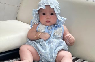 [🆕🇻🇳] KAKUMMI là thương hiệu VN hàng đầu thiết kế & sản xuất áo thời trang cho bé 😎❤️️⭐️  Một chiếc feedback bodysuit siêu đáng yêu đến từ khách hàng nhí nhà KakummiChất liệu thô thêu được sử dụng cho chiếc body với đặc tính mềm mại, thoáng  , shares-0✔️ , likes-3❤️️ , date-2024-05-23 00:00:13🇻🇳🇻🇳🇻🇳📰🆕