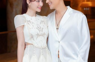 [🆕🇻🇳] Amy Store – nhãn hiệu thời trang thiết kế cao cấp, trẻ trung, hiện đại, nữ tính và thanh lịch 👕 Top1Fashion 👗   Diễn viên Bích Thủy khoe sắc rạng ngời trong bộ cánh thuộc BST thời trang mới nhất của Amy.Trong ánh tinh khôi trên từng thước vải, nàng thơ Bích Thủy  , shares-3✔️ , likes-171❤️️ , date-2024-05-18 14:00:31🇻🇳🇻🇳🇻🇳📰🆕