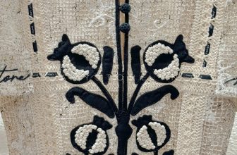 [🆕🇻🇳] Amy Store – nhãn hiệu thời trang thiết kế cao cấp, trẻ trung, hiện đại, nữ tính và thanh lịch 👕 Top1Fashion 👗   Phối kết cùng dáng áo cách điệu với phần cổ banded collar đầy tươi mới, thu hút  ánh nhìn trong sắc đen bí ẩn, tôn lên thần sắc rạng rỡ tựa ngàn hoa đang  , shares-0✔️ , likes-76❤️️ , date-2024-05-25 14:00:28🇻🇳🇻🇳🇻🇳📰🆕