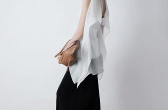 [🆕🇻🇳] PERLA CI – Quần áo – Thương hiệu 👕 Top1Fashion 👗  CLOUDY TOP x BLACK PLEATED TROUSERTập trung khai thác vẻ đẹp từ sự chuyển động mượt mà giữa chất liệu và cấu trúc trang phục, Cloudy Top xứng đáng lọt To , shares-0✔️ , likes-6❤️️ , date-2024-06-04 01:10:47🇻🇳🇻🇳🇻🇳📰🆕