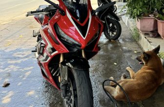 [🆕🇻🇳] Showroom Dương Motor 🚗 Top1Go 🏍️  -Tiền ít cho mấy anh em thích hít xike nha
-Cbr650r 2020 xe máy zin sườn lốc chuẩn chỉ.xe có “té ngã ” nha
-Em bá/n cục xương này chỉ 13x trẹo thôi  quá  , shares-1✔️ , likes-150❤️️ , date-2024-05-24 17:21:30🇻🇳🇻🇳🇻🇳📰🆕