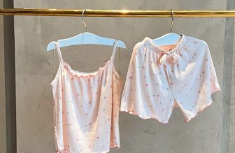 [🆕🇻🇳] Nous HCM 🧑‍🧒❤️️👶⭐️ Bộ hai dây xinh xắn, bé đón hè vuiTrải nghiệm hè sẽ ấn tượng hơn khi bé được diện bộ hai dây dễ thương nhà Nous. Thiết kế hai dây với phần bèo nhún điệ , shares-0✔️ , likes-8❤️️ , date-2024-05-31 17:00:07🇻🇳🇻🇳🇻🇳📰🆕