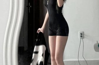 [🆕🇻🇳] Shop mẹ bé Hồng Ánh authenic 😎❤️️⭐️ Chị em chắc ưng mấy kiểu đồ bơi kín đáo ntn, che hết mọi khuyết điểm luôn, lại đỡ đen da nữa
E gom sale #199k  / bộ zìa tay chuẩn auth #
Hàng sale hết là h , shares-1✔️ , likes-24❤️️ , date-2024-06-05 01:30:53🇻🇳🇻🇳🇻🇳📰🆕