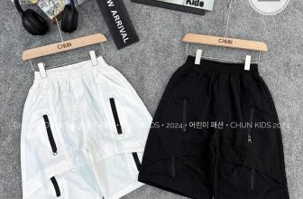 [🆕🇻🇳]  CHUNKids.vn – (Chun Kids )-Cửa hàng quần áo sơ sinh & trẻ em 🧑‍🧒❤️️👶⭐️ Lâu lắm mới kiếm được em quần ưng ý ghê cơ. Quần gió 4 túi khoá chất lắm mà mix đồ siêu đẹp ạ
Full size 21->42kg
Chấm (•) inbox để mẹ Chun tư vấn chi  , shares-0✔️ , likes-7❤️️ , date-2024-06-14 16:44:06🇻🇳🇻🇳🇻🇳📰🆕