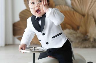 [🆕🇻🇳] TikTak House – Thời trang thiết kế cho bé 🧑‍🧒❤️️👶⭐️ Feedback set Tuxedo cho tổng tài nhí nét nèn nẹt luôn ạSet Tuxedo luôn là biểu tượng của sự sang trọng, được thiết kế và may đo tại Tiktak House, với 10  , shares-1✔️ , likes-8❤️️ , date-2024-06-05 16:53:57🇻🇳🇻🇳🇻🇳📰🆕