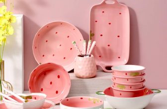 [🆕🇻🇳] Bánh Tiêu’s Closet – Chuyên order quần áo trẻ em,phụ kiện trẻ em và gia đình 😎❤️️⭐️ Chén Bát Sứ Hình Tim, Bát Kèm Thìa Sứ Cao Cấp,trang trí,decor.Dành trọn cho team iu màu hường
THÔNG TIN SẢN PHẨM:
• Chất liệu: sứ cao cấp
• Dùng được tron , shares-1✔️ , likes-2❤️️ , date-2024-06-22 01:39:42🇻🇳🇻🇳🇻🇳📰🆕