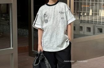 [🆕🇻🇳] Kiddie Kiddo – Thời trang trẻ em cao cấp 🧑‍🧒❤️️👶⭐️ Hưởng ứng tinh thần Euro nóng bỏng!
Mã bé trai siêu chất. Kiểu dáng thể thao, áo thun hoạ tiết bóng đá với phần nách đắp lưới thoáng mát. Quần kaki cùng t , shares-0✔️ , likes-8❤️️ , date-2024-06-27 02:33:47🇻🇳🇻🇳🇻🇳📰🆕