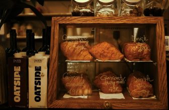 [☕️🇻🇳] 15.22 café – wine – live music ☕️ Top1Coffee ☕️ Chiếc tủ hấp dẫn nhất nhà @15.22cafe
Những chiếc bánh thơm ngon và những hộp sữa đầy dinh dưỡng kết hợp cùng cà phê thơm ngon đ , shares-0✔️ , likes-2❤️️ , date-2024-07-04 00:11:00🇻🇳🇻🇳🇻🇳📰🆕