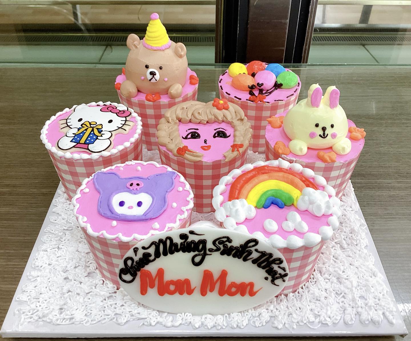 [🆕🇻🇳] Hương Việt Bakery 🍔 Top1Food  🍜 Em xinh, em xinh đẹp và lung linh 
 , shares-0✔️ , likes-4❤️️ , date-2024-07-03 17:10:06🇻🇳🇻🇳🇻🇳📰🆕