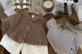 [🆕🇻🇳]  Taau’s Shop – �ĐỘC LẠ QUAN TRỌNG LÀ CHẤT SANG XỊN MỊN� 😎❤️️⭐️ Sơ mi hoạ tiết vintage cho bé trùi ui phối với quần trắng quá xinh
Rất khó chọn màu nha màu nào cũng đẹp ạ
Size 90–>130𝙄𝙣𝙨𝙩𝙖𝙜𝙧𝙖𝙢:  𝘁𝗮𝗮𝘂.closet
𝐈𝐧𝐛𝐨𝐱 𝐬𝐡𝐨 , shares-0✔️ , likes-10❤️️ , date-2024-07-04 00:49:16🇻🇳🇻🇳🇻🇳📰🆕