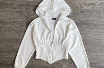 [🆕🇻🇳] ViS Store 👕 Top1Fashion 👗  T–SH0P CROP JACKET
Áo khoác form crop, thiết kế trẻ trung. Chất thun nỉ da cá cotton mịn đẹp, mềm mát
☞SP00085546
FREESHIP ĐƠN HÀNG TỪ 500K.
, shares-1✔️ , likes-17❤️️ , date-2024-07-04 13:37:30🇻🇳🇻🇳🇻🇳📰🆕