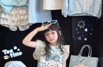 [🆕🇻🇳] Mermaid Kids  (Nàng tiên cá nhỏ)- Thời trang cao cấp cho bé 🧑‍🧒❤️️👶⭐️ Váy kẻ đáng yêu quá mom ơi
Màu xanh tươi mát kết hợp chân voan cực tinh tế
Dáng A xoè nhẹ vừa dễ thương vừa tôn dáng
Chất liệu cotton 100% từ sợi tự nhi , shares-0✔️ , likes-2❤️️ , date-2024-07-08 13:30:36🇻🇳🇻🇳🇻🇳📰🆕