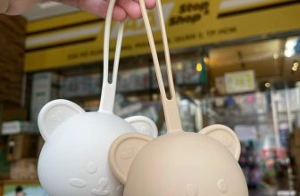 [🆕🇻🇳]  Suzanna Nguyen  (Suzanna Nguyen) – Best choice for your baby! 🧑‍🧒❤️️👶⭐️ Hộp silicon đựng ti giả Dottodot Hàn Quốc hình gấu siêu xinh
Dotttodot lại kết hợp với Tgm cho ra phiên bản hộp đựng ti giải xinh xuất sắcCase dùng để đ , shares-0✔️ , likes-0❤️️ , date-2024-07-20 18:00:54🇻🇳🇻🇳🇻🇳📰🆕