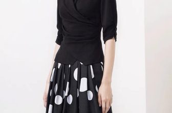 [🆕🇻🇳] Hạnh boutique – Hàng Xách Tay và VNXK 👕 Top1Fashion 👗  Áo kiểu thiết kế hack dáng mặc lên gọn người thon thả lắm luon ạ, mặc lên ôm gọn người, màu đen cộng với thiết kế rúm tay rúm eo đệm vai làm người nhìn mản , shares-0✔️ , likes-2❤️️ , date-2024-07-31 02:02:47🇻🇳🇻🇳🇻🇳📰🆕