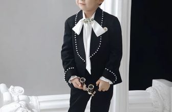 [🆕🇻🇳]  MMKID aims to bring kids the most high fashionable and high quality party design 🧑‍🧒❤️️👶⭐️ Set Suits for Kids Boy’s with 5 pieces: Vest, trouser, waistcoat, Shirt, bow tie.
High Design for Kids for any occasions or event.
Available now at MMKID , shares-0✔️ , likes-16❤️️ , date-2024-08-06 14:21:21🇻🇳🇻🇳🇻🇳📰🆕