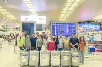 Chào Tháng 8 – Tiễn đoàn Bay 03 Bạn Học Viên đến CHLB Đức  [👨‍🎓🇻🇳] dwn.com.vn