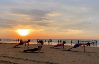 [🆕🇻🇳] Victoria Yoga -Trung tâm dạy Yoga thi đấu chuyên nghiệp 🤸🏻‍♀️ Bài biểu Diễn Ashtanga ngẫu hứng trên biển và bình minh của đội ngũ Hlv của Victoria Yoga và TT Năng Khiếu Thuỳ Anh…
Cuối tuần thả hồn theo gió ngắm bình , shares-0✔️ , likes-13❤️️ , date-2020-05-30 23:51:47🇻🇳🇻🇳🇻🇳📰🆕