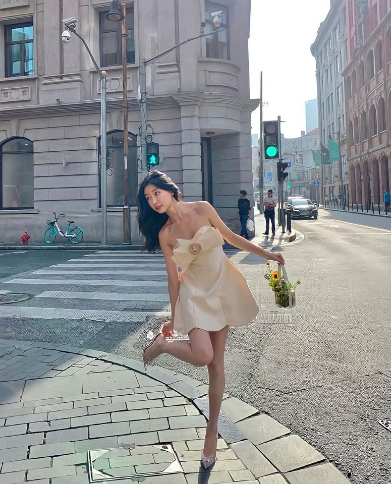 [🆕🇻🇳] Raffiné – Design Fashion House based in the metropolitan of Vietnam – Hanoi 👕 Top1Fashion 👗  /English Below/

/ 𝐎𝐔𝐑 𝐂𝐔𝐒𝐓𝐎𝐌𝐄𝐑 /

Nữ người mẫu Trung Quốc Yimeiling trong thiết kế Castle Strapless Mini Dress được thiết kế và sản xuất bởi Raffiné Việt  , shares-266✔️ , likes-35K❤️️ , date-2021-07-03 01:52:36🇻🇳🇻🇳🇻🇳📰🆕