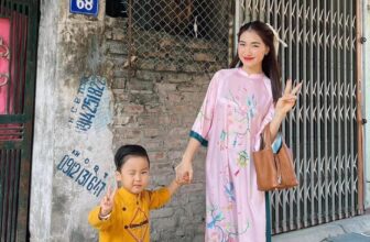 [🆕🇻🇳]  Phương Nguyễn Silk chuyên thiết kế áo dài trẻ em, áo dài mẹ & bé 🧑‍🧒❤️️👶⭐️ Lang thang Tết, bắt gặp chiếc áo chuồn xinh xinh  —————-
#aodaitreem #aodaichobe #aodai2023 #phuongnguyensilk  #aodaitreemphuongnguyensilk #trun , shares-0✔️ , likes-5❤️️ , date-2023-01-27 20:02:37🇻🇳🇻🇳🇻🇳📰🆕